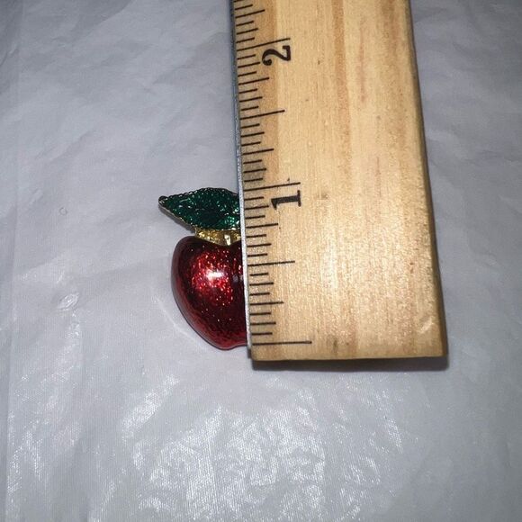 Vintage MCM Apple Brooch - Picture 4 of 8